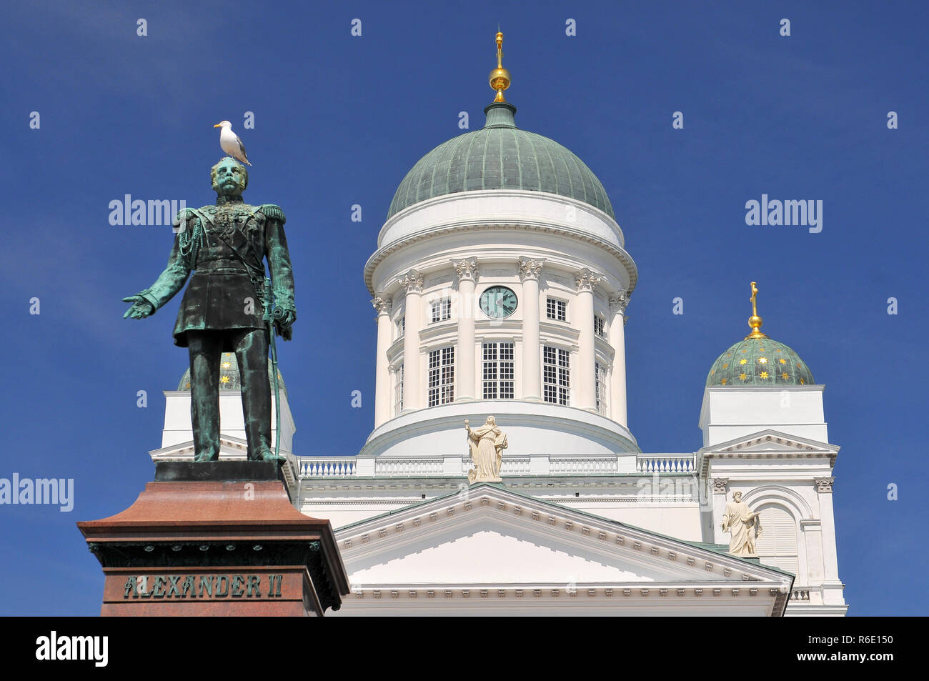Kathedrale von Helsinki, Evangelisch-lutherische Kirche der Diözese Helsinki und die Statue von Zar Alexander II., Finnland Stockfoto