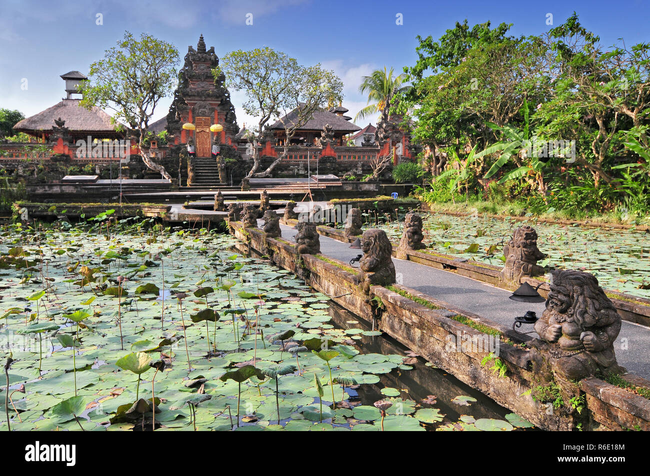 Gorgeus Pura Saraswati Tempel Am Lovey Dorf Ubud Bali, Indonesien Stockfoto