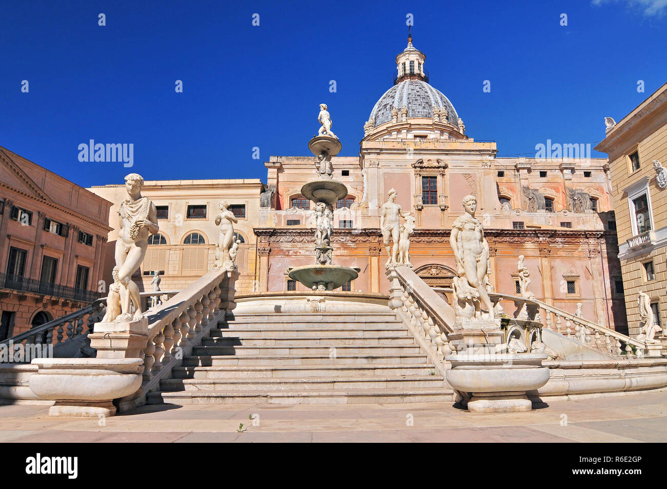 Herrlichen Springbrunnen Fontana Pretoria an der Piazza Pretoria Arbeit des florentiner Bildhauers Francesco Camilliani Palermo Sizilien Italien Stockfoto