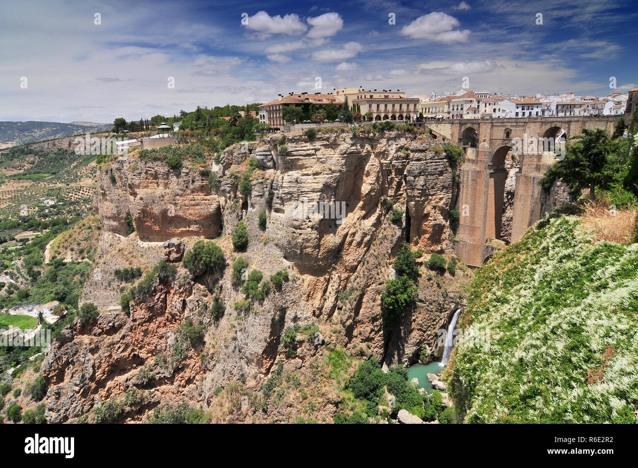 Altstadt und Puente Nuevo, Ronda, Andalusien, Spanien, Europa Stockfoto