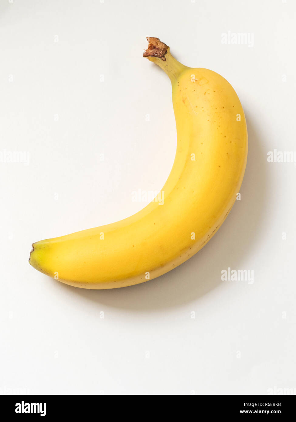 Banane auf weißem Hintergrund Stockfoto