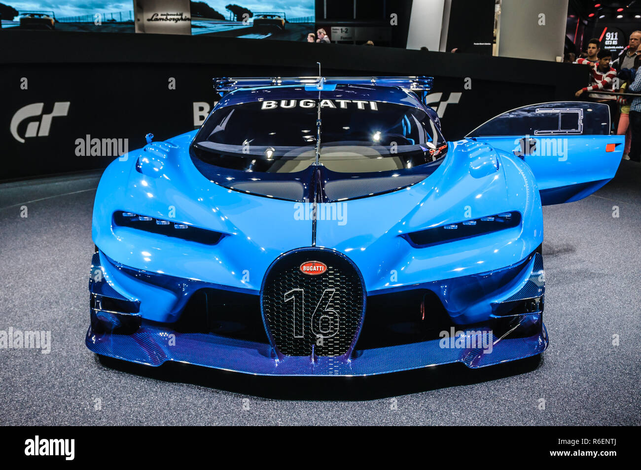 FRANKFURT - Sept. 2015: Bugatti Chiron Vision Gran Turismo auf der IAA  International Motor Show am 20. September vorgelegt, 2015 in Frankfurt am  Main, Deutschland Stockfotografie - Alamy
