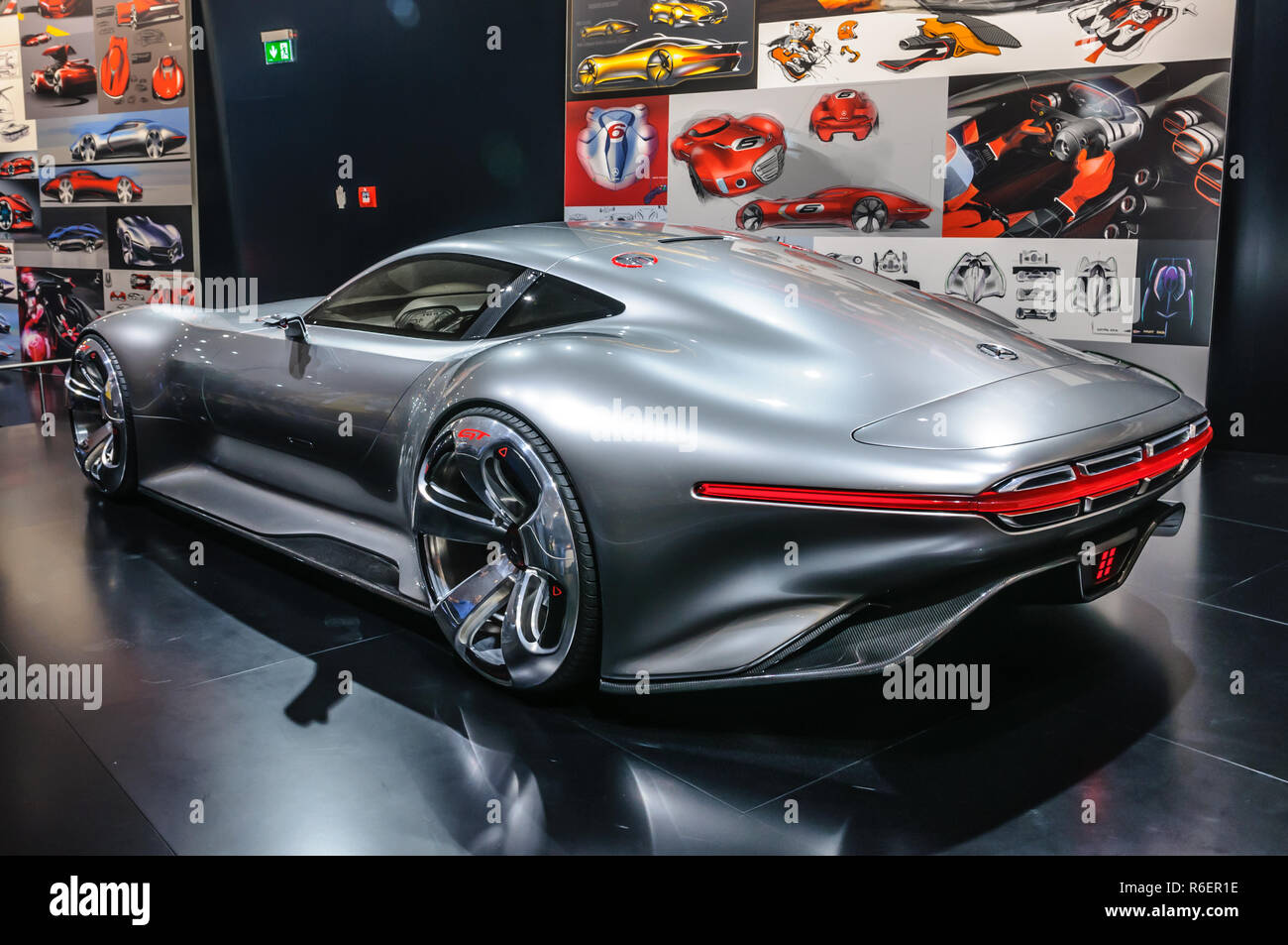 Mercedes Benz Amg Vision Gt Stockfotos Und Bilder Kaufen Alamy