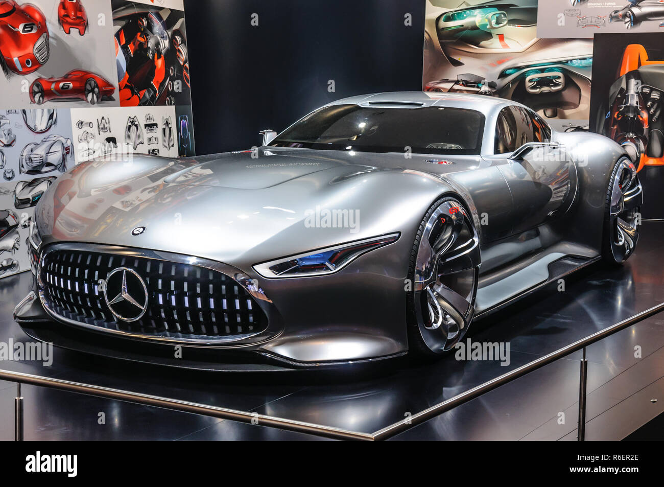 Mercedes Benz Amg Vision Gt Stockfotos Und Bilder Kaufen Alamy