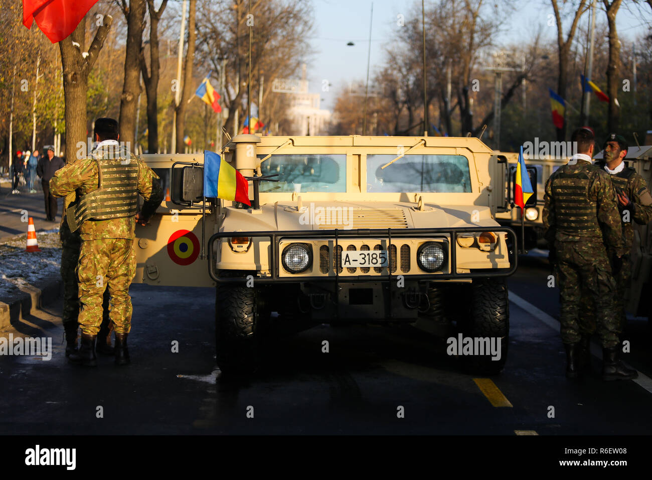 Bukarest, Rumänien - Dezember 1, 2018: Humvee Militär Fahrzeug von der rumänischen Armee bei rumänischen nationalen Tag militärische Parade Stockfoto