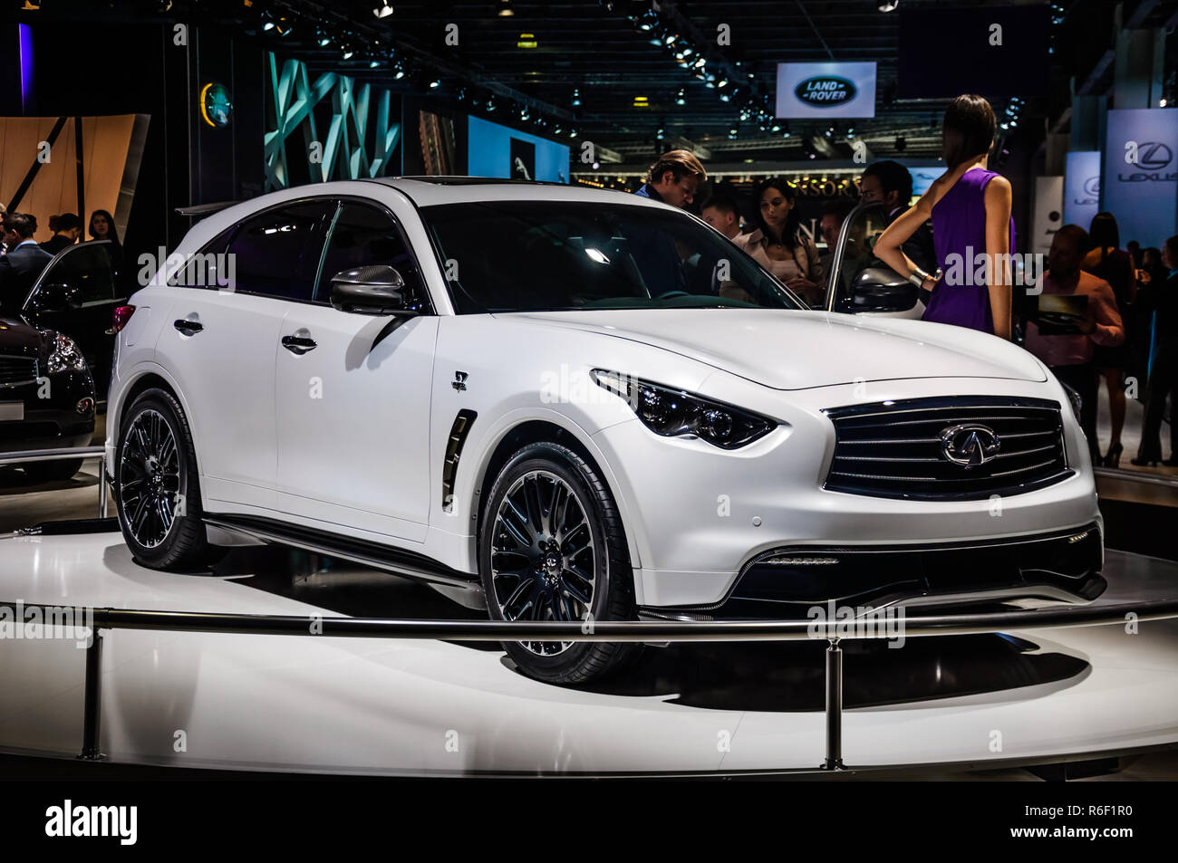 Moskau, Russland - 23 AUG 2012: Infiniti QX70 präsentiert als Weltpremiere auf dem 16 MIAS (Moskau Internationale Automobil Salon) am 30. August 2012 in Mo Stockfoto