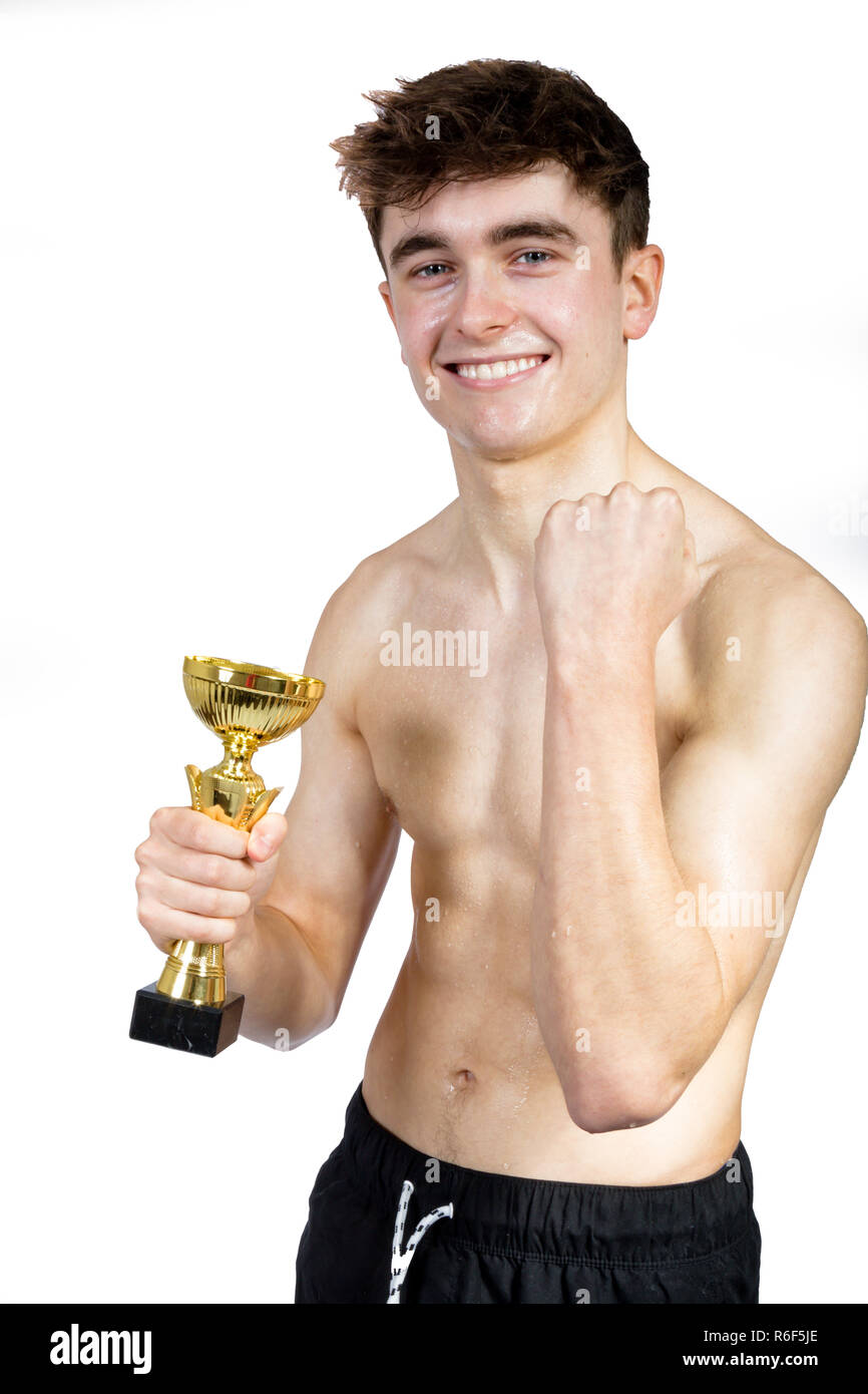 Erfolgreiche kaukasischen jungen Erwachsenen Schwimmer auf weißem Hintergrund mit award isoliert Stockfoto