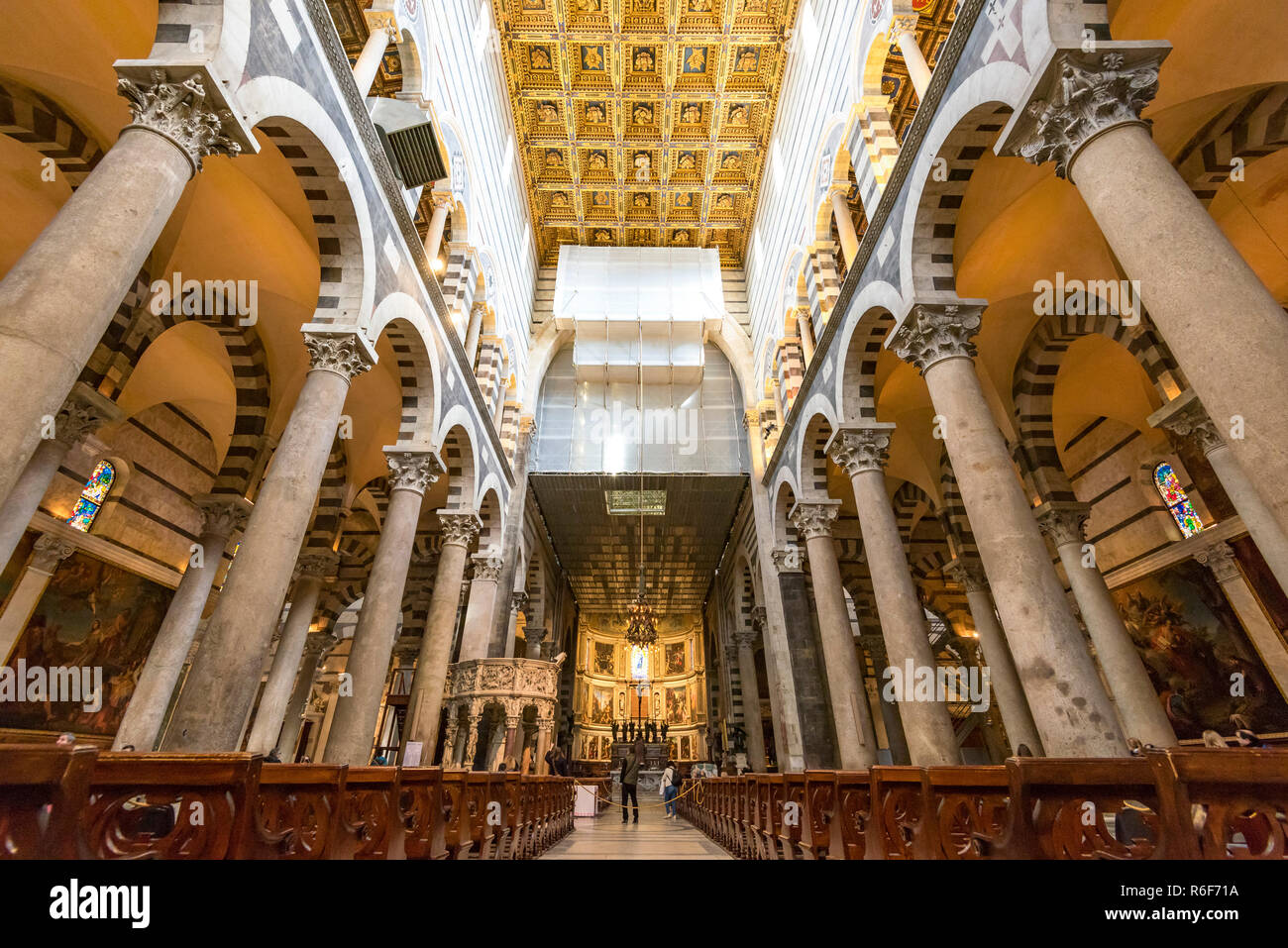 Horizontale Ansicht in der Kathedrale von Pisa in Pisa, Toskana. Stockfoto