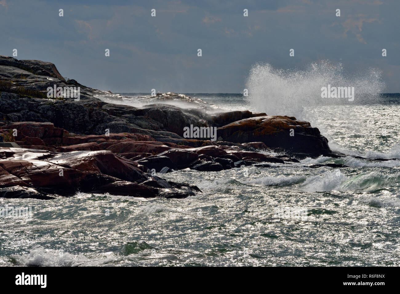 Georgian Bay Surf und Küste Felsen, Killarney, Ontario, Kanada Stockfoto