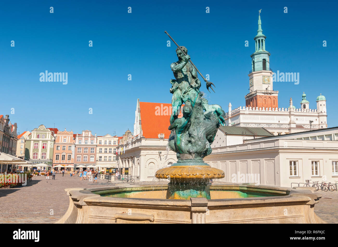 Rathaus und Neptun Brunnen auf dem Marktplatz in Poznan, Polen Stockfoto
