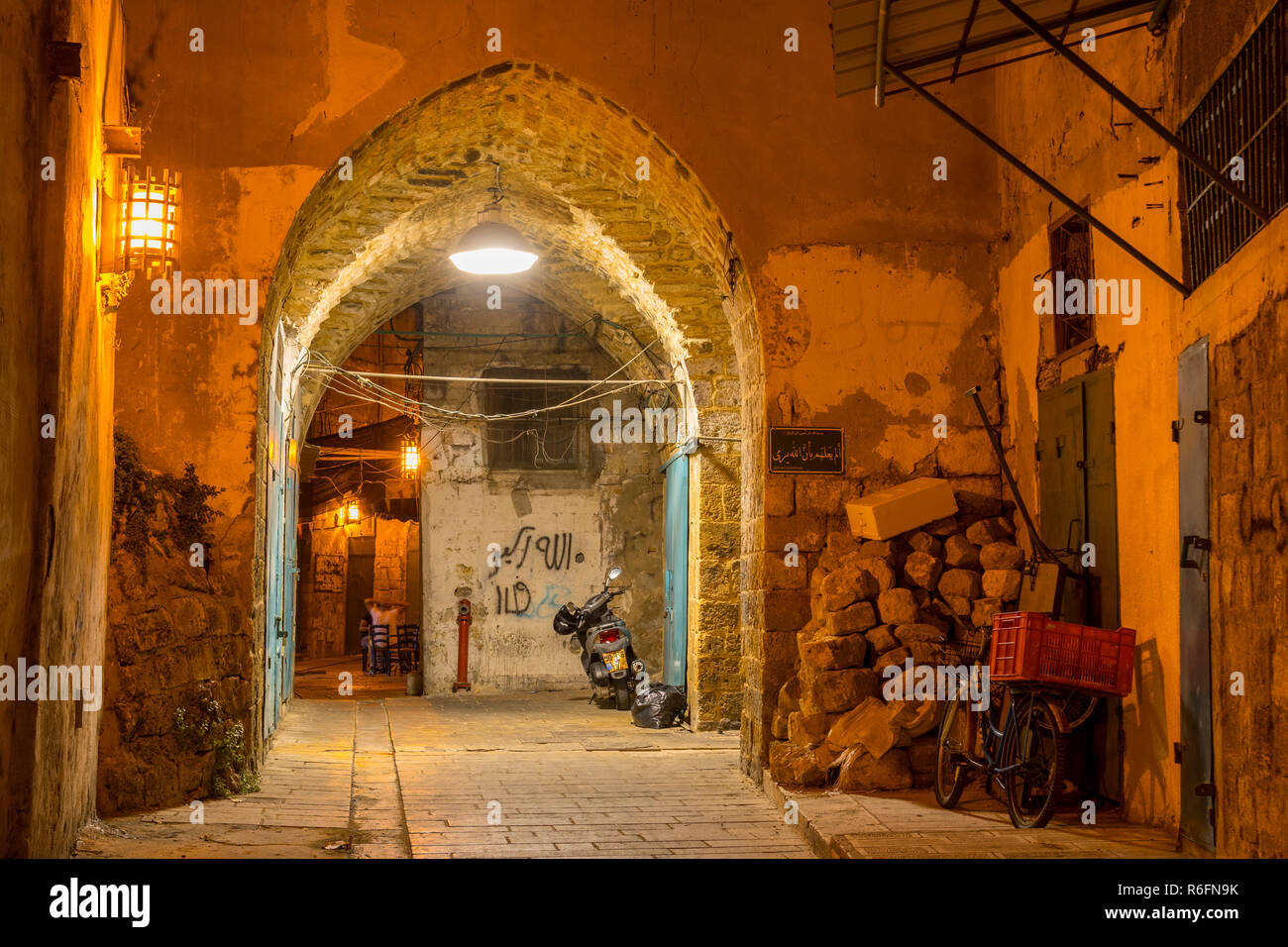 Straßen der alten Stadt Akko in der Nacht Israel Stockfoto