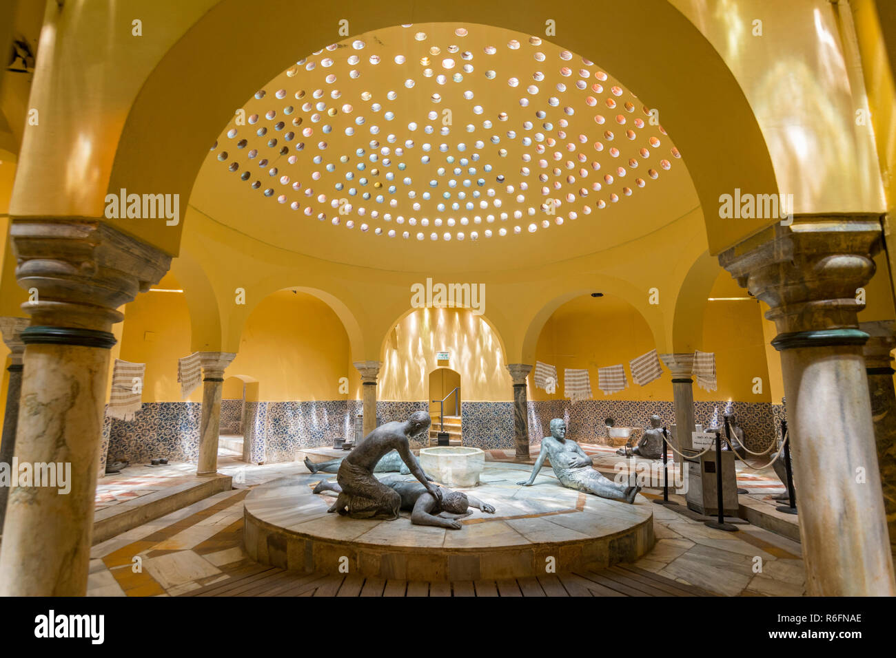 Akko Altstadt die Türkischen Bäder renoviert Haupthalle mit Rekonstituierte Badewanne Szene, Israel Stockfoto