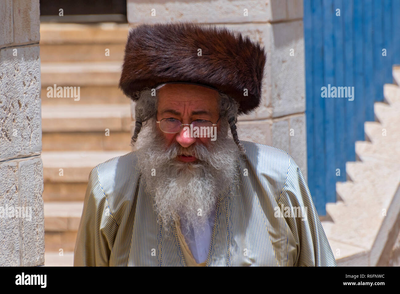 Ultra-orthodoxe Mann in Mea Shearim Bezirk, Jerusalem Stockfoto