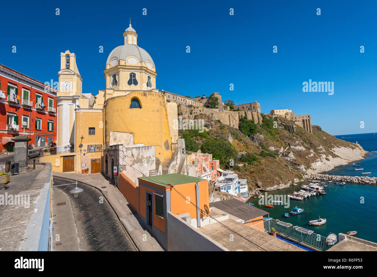 Kirche Santa Maria delle Grazie auf der Insel Procida, Golf von Neapel, Kampanien, Italien Stockfoto
