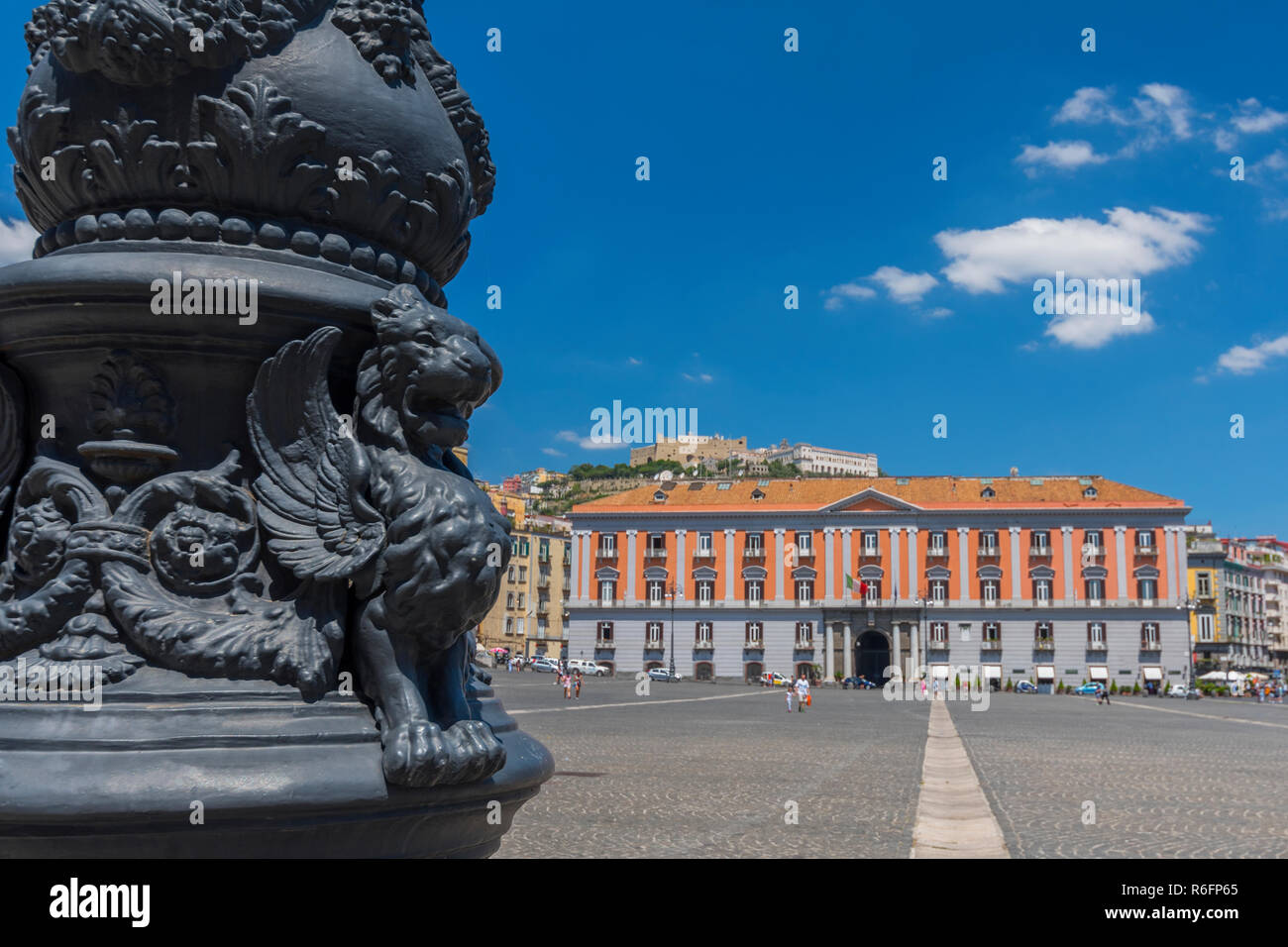 Palazzo Salerno an der Piazza Del Plebiscito, Neapel, Kampanien, Italien Stockfoto