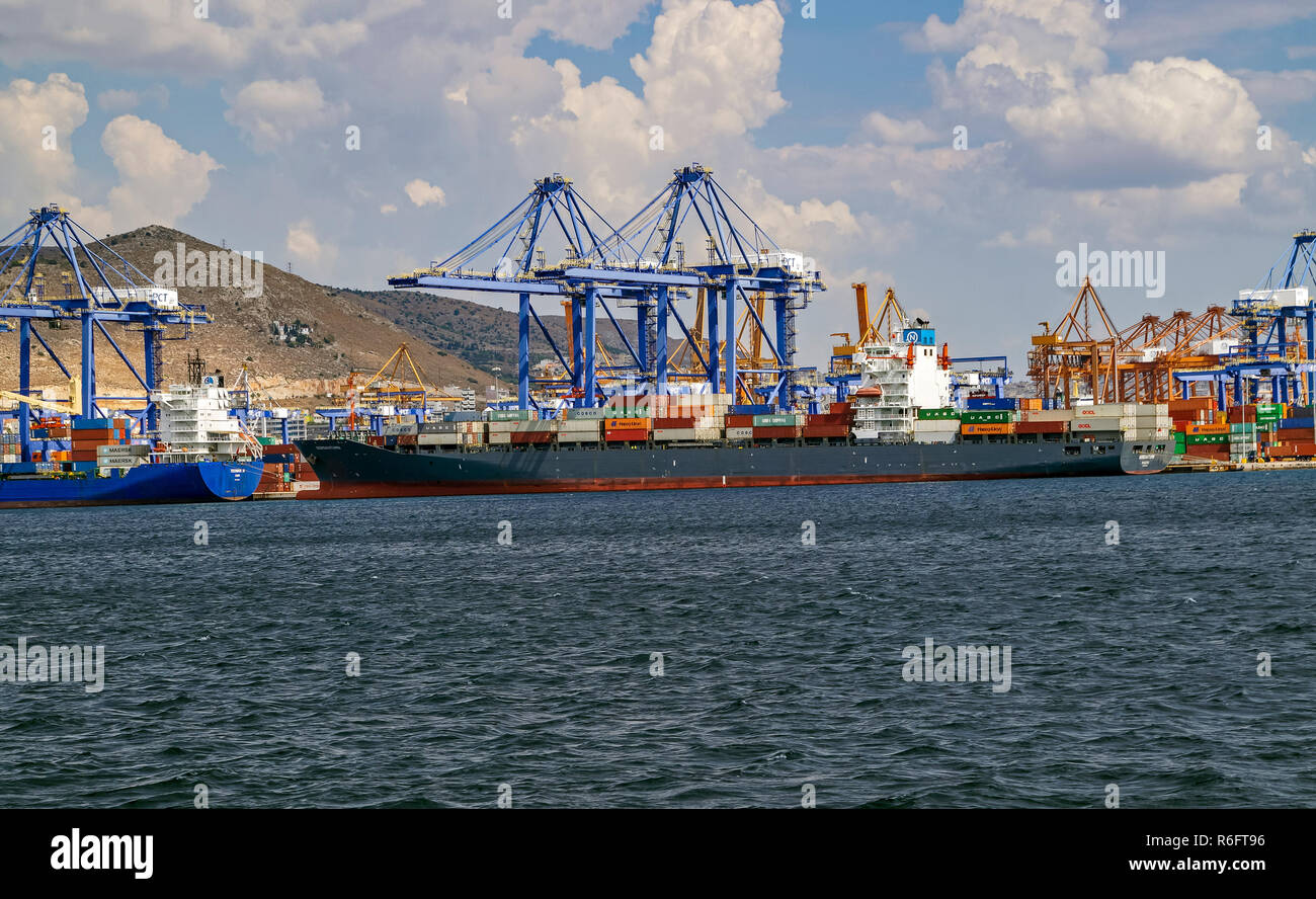 Containerschiff Nordautumn vertäut am Container Hafen in Piräus Athen Griechenland Europa Stockfoto