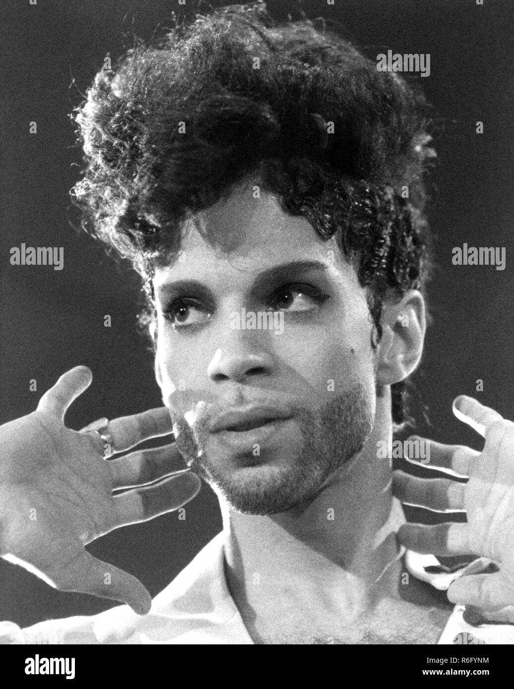 US-Popstar Prince seine deutsche Tour am 30. Mai 1992 begann mit einem bombastischen Bühnenshow in der Ausverkauften Westfalenhalle in Dortmund. | Verwendung weltweit Stockfoto