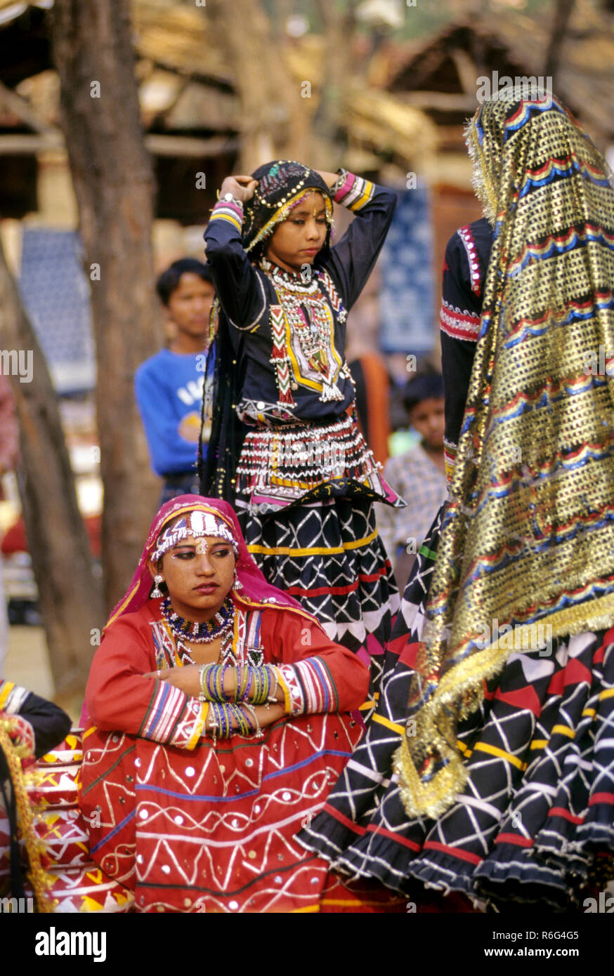 Volkstänzer bei surajkund fair, Faridabad, Haryana, Indien Stockfoto