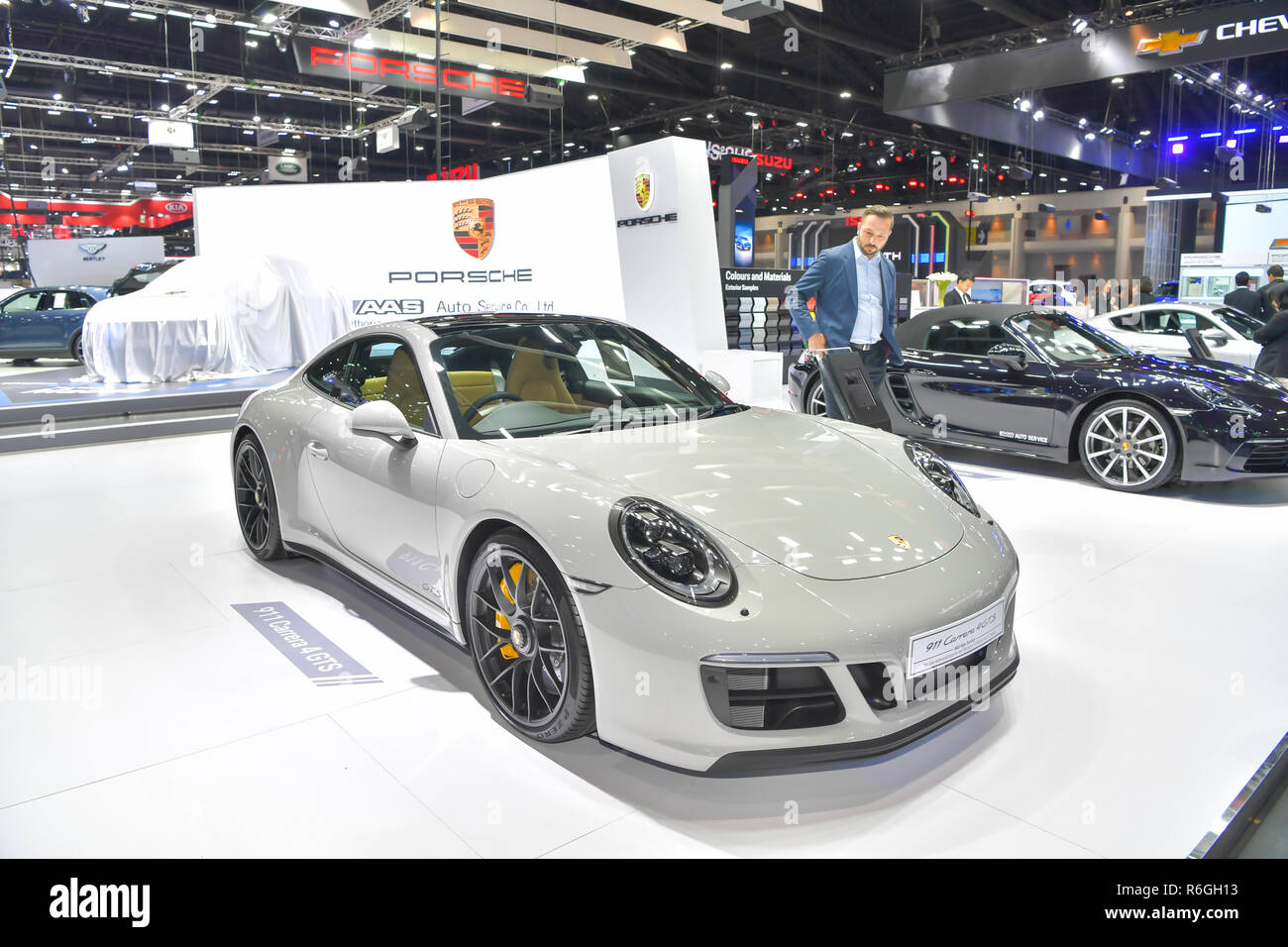 NONTHABURI - 28. NOVEMBER: Porsche 911 Carrera 4 GTS Auto auf Anzeige an der 35th Thailand International Motor Expo am 28. November 2018 in Pusan, T Stockfoto