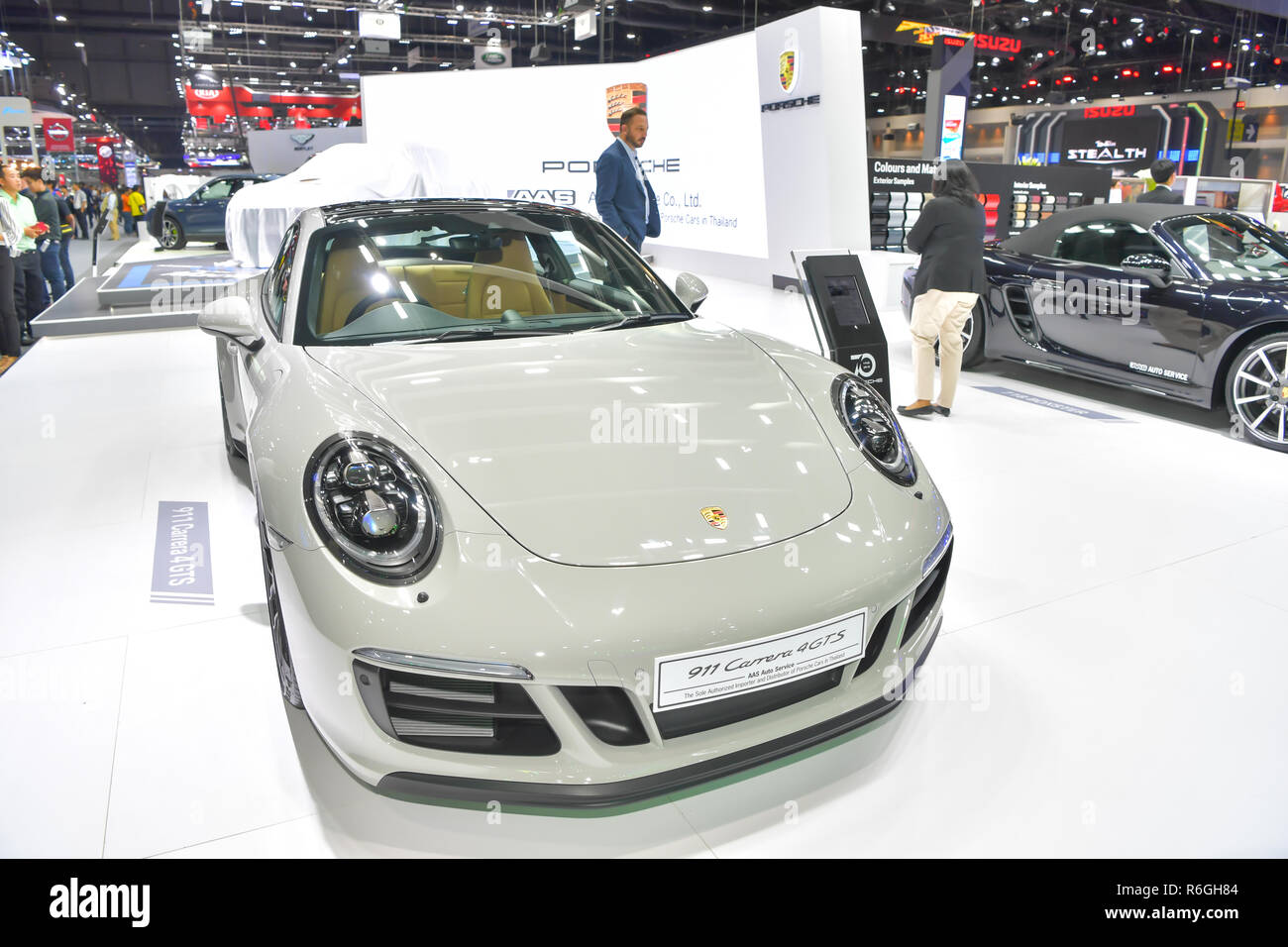 NONTHABURI - 28. NOVEMBER: Porsche 911 Carrera 4 GTS Auto auf Anzeige an der 35th Thailand International Motor Expo am 28. November 2018 in Pusan, T Stockfoto