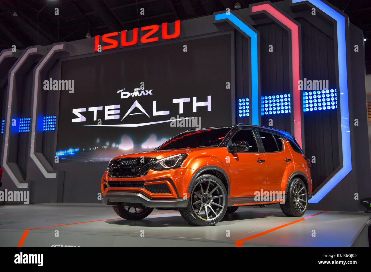 NONTHABURI - 28. NOVEMBER: Isuzu MU-X Das IKONISCHE SUV-Auto auf der 35th Thailand International Motor Expo am 28. November 2018 in Pusan, T Stockfoto