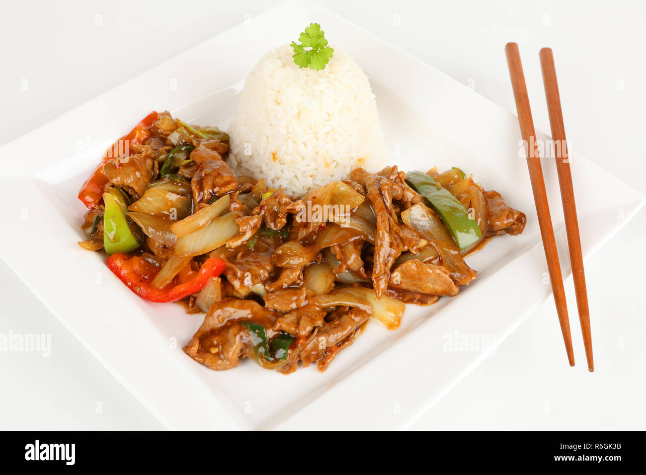 Asiatische Rindfleisch mit Zwiebeln Stockfoto