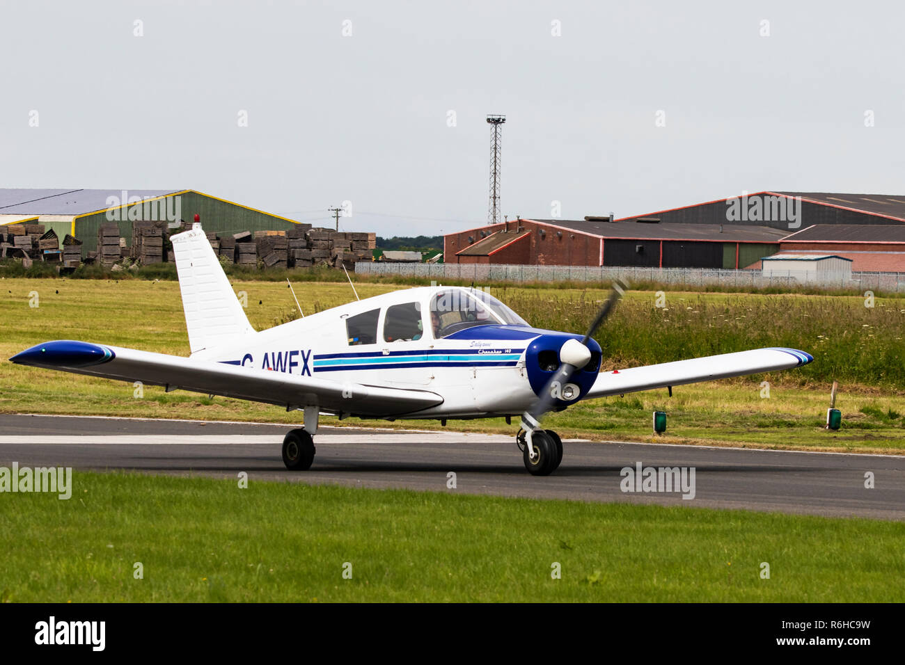 Piper Pa 28 140 Cherokee G Awex Stockfotografie Alamy