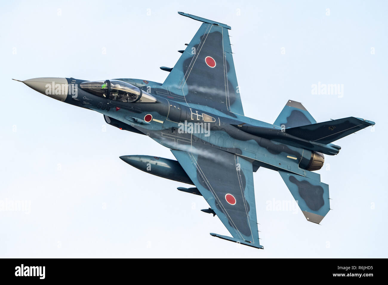 Tsuiki, Präfektur Fukuoka, Japan. 6 Dez, 2018. F-2 ein Kämpfer an der Tsuiki Air Base während der jährlichen Airshow in Japan gesehen werden können. Credit: SIPA Asien/ZUMA Draht/Alamy leben Nachrichten Stockfoto