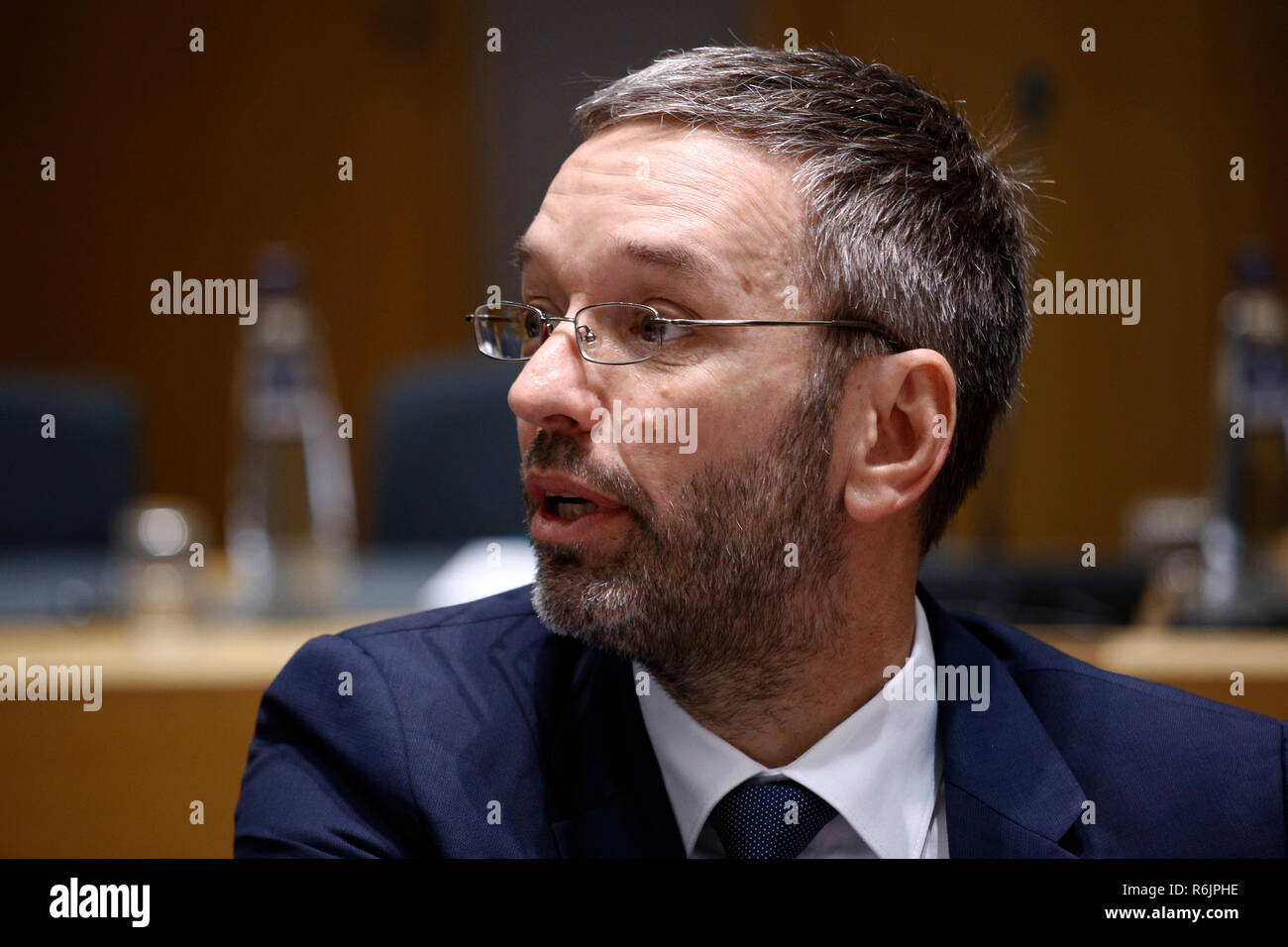 Brüssel, Belgien. 6 Dez, 2018. Herbert Kickl, Innenminister der Republik Österreich kommt in ein Rat für Justiz und Inneres der EU teilzunehmen. Credit: ALEXANDROS MICHAILIDIS/Alamy leben Nachrichten Stockfoto