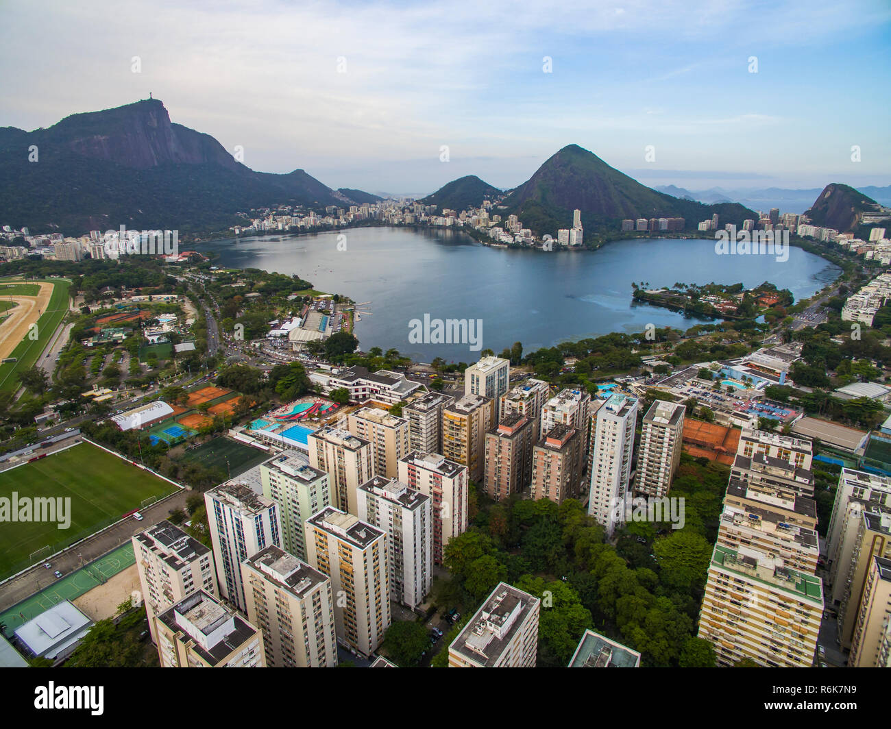 Blick auf die Lagune und den Stadtteil Ipanema und Leblon, Rio de Janeiro, Südamerika. Stockfoto