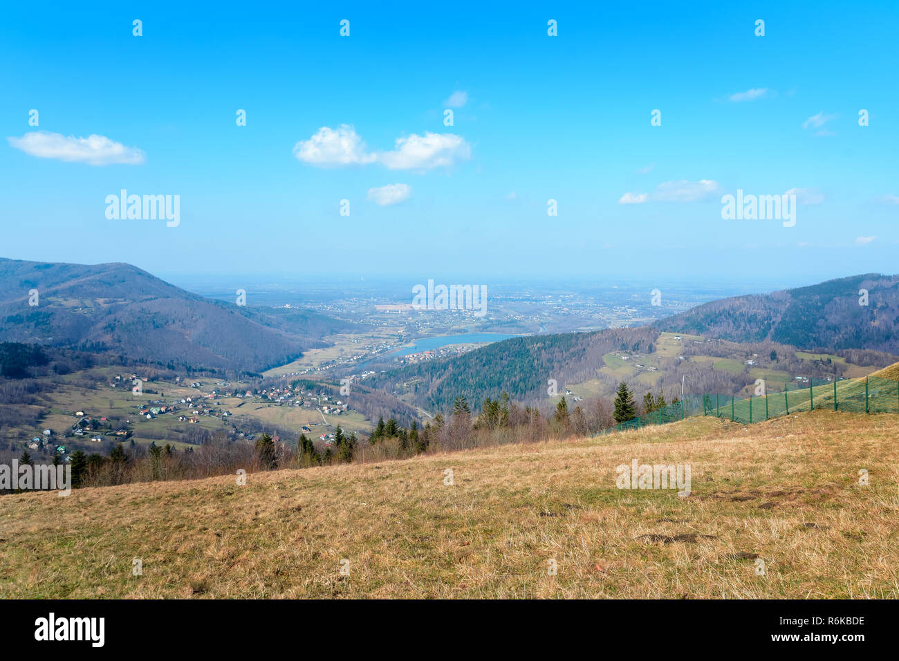 Blick von Zar Berg in den Frühling. Polen. Europa. Stockfoto