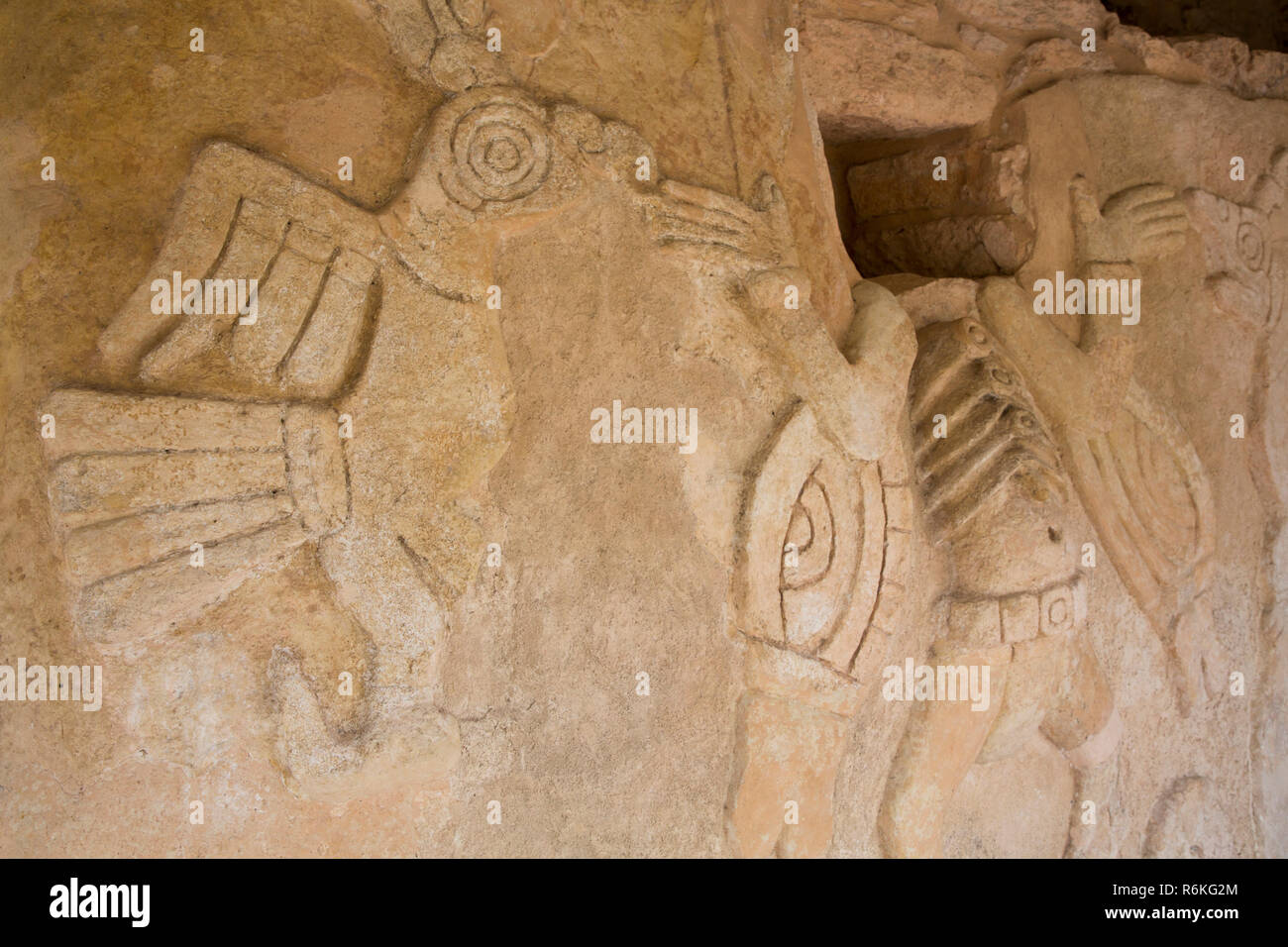 Stuck Reliefs, Schloss von Kukulcan, Maya Ruinen, Mayapan Archäologische Stätte, Yucatan, Mexiko Stockfoto