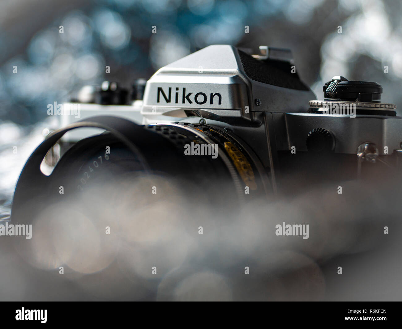 Nikon FE Einlinsenreflex 35 mm professionelle Filmkamera, erstmals 1978 auf den Markt gebracht und bis 1983 in Produktion geblieben. Stockfoto