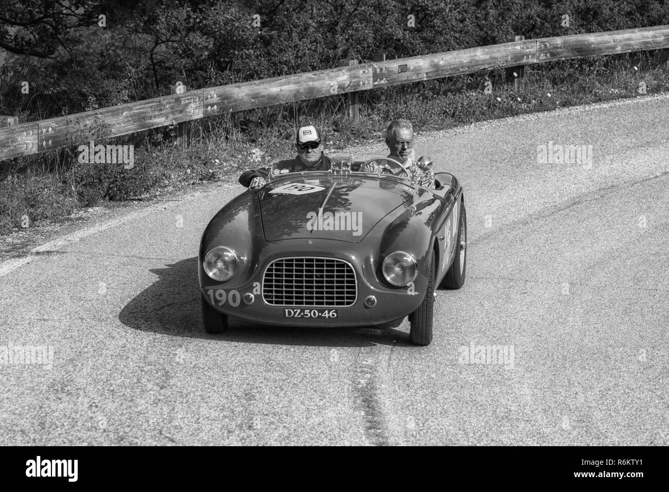 PESARO COLLE SAN BARTOLO, Italien, 17. Mai - 2018: GILCO FIAT 1100 SPORT 1950 auf einem alten Rennwagen Rallye Mille Miglia 2018 die berühmten italienischen histo Stockfoto