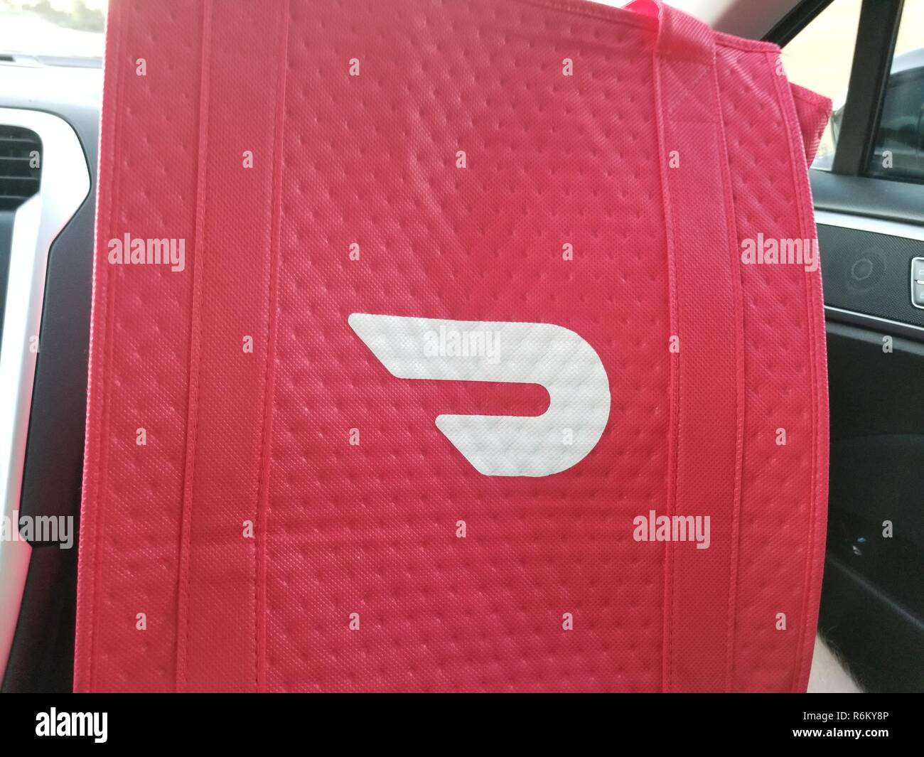 Isolierte Lieferung Tasche Mit Logo Fur Lebensmittel