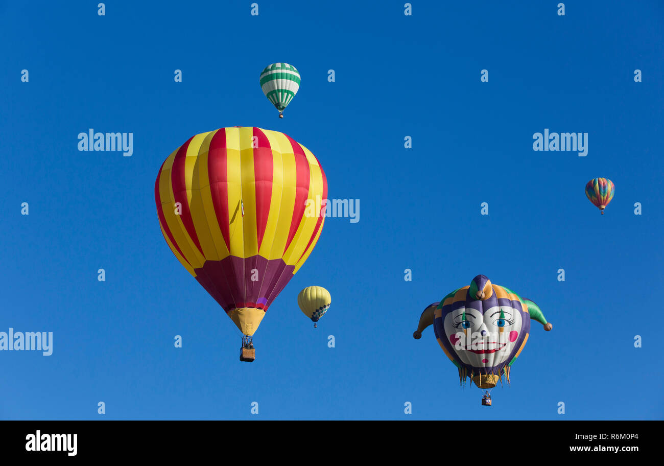 Heißluftballons mit speziellen Form Ballon 'Lady Jester', 2015 Ballon Fiestas, Albuquerque, New Mexico, USA Stockfoto