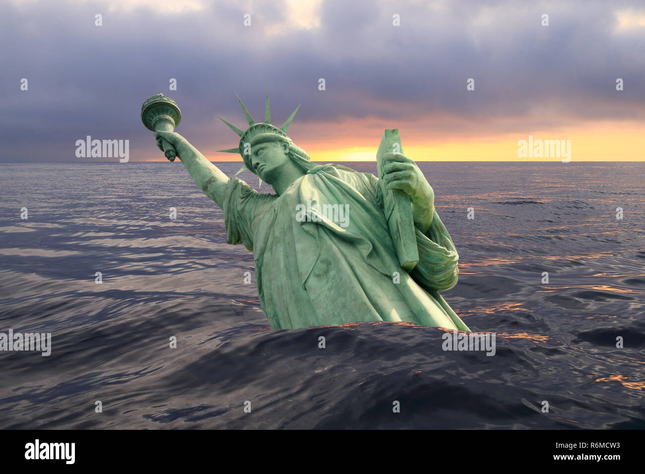 Freiheitsstatue Untergang im Meer Stockfoto