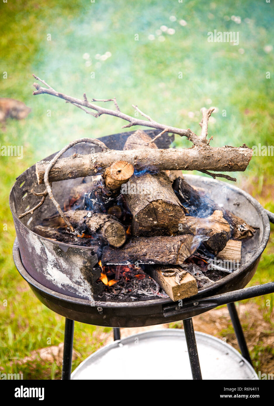 Barbecue im Garten Stockfoto
