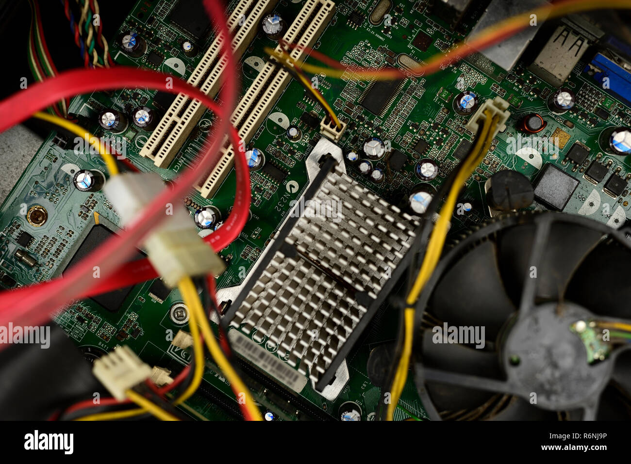 Elektronische Leiterplatte als Motherboard in einer Desktop-CPU in einem PC bekannt. Stockfoto