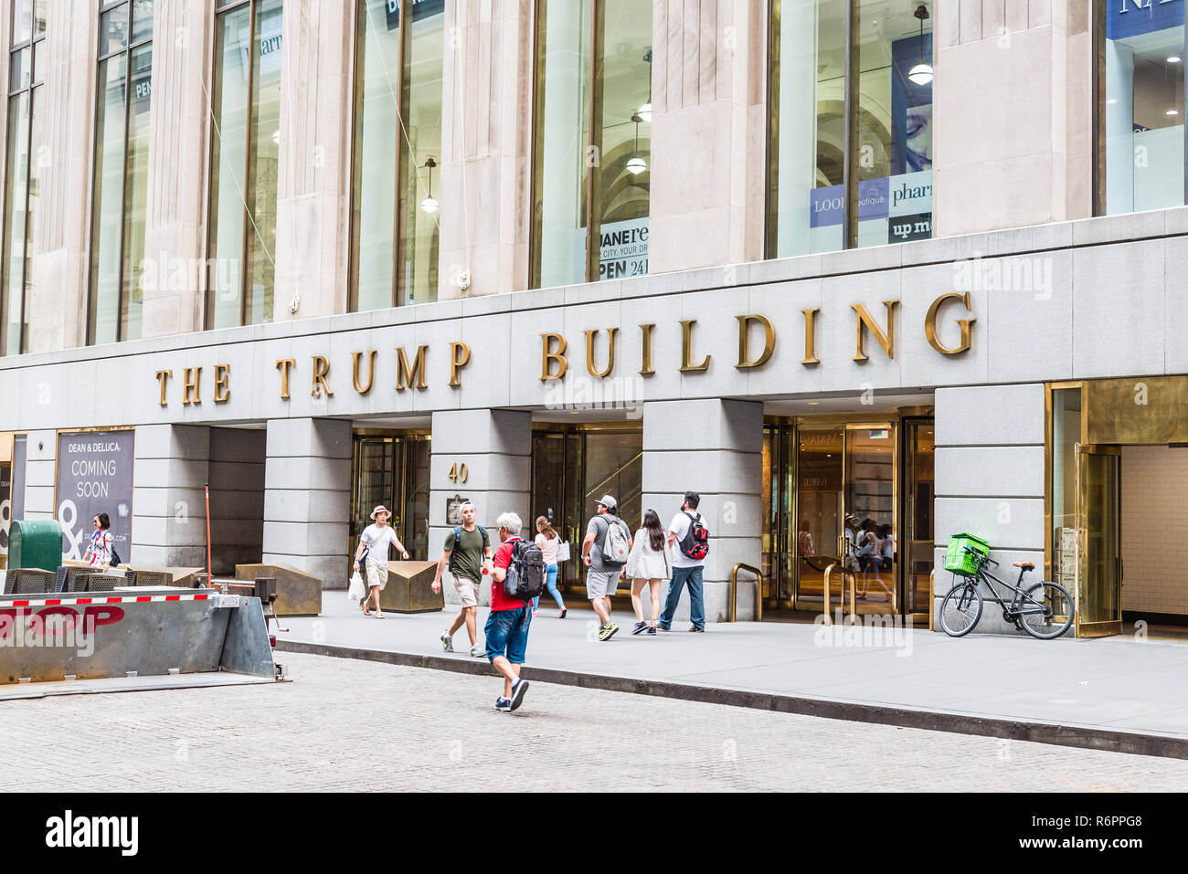New York City, USA - 24. Juni 2018: Der Trumpf-Gebäude in 40 Wall Street. Es ist 71-stöckige neo-gotische Wolkenkratzer im Finanzdistrikt von New York Stockfoto