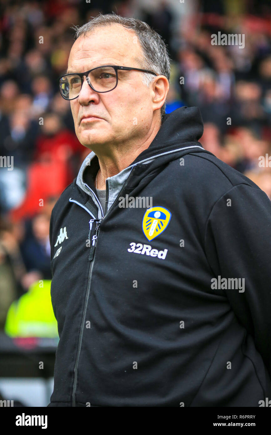 1. Dezember 2018, Bramall Lane, Sheffield, England; Sky Bet Meisterschaft, Sheffield United v Leeds United; Marcelo Bielsa Manager von Leeds Utd vor Kick off Credit: Craig Milner/News Bilder der Englischen Football League Bilder unterliegen DataCo Lizenz Stockfoto