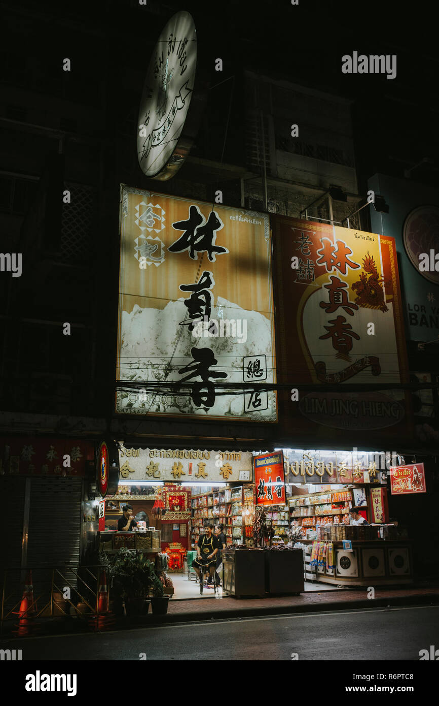 BANGKOK, THAILAND - Juni 5, 2017: die Menschen auf den Straßen von Bangkok's China Town, Thailand. Stockfoto