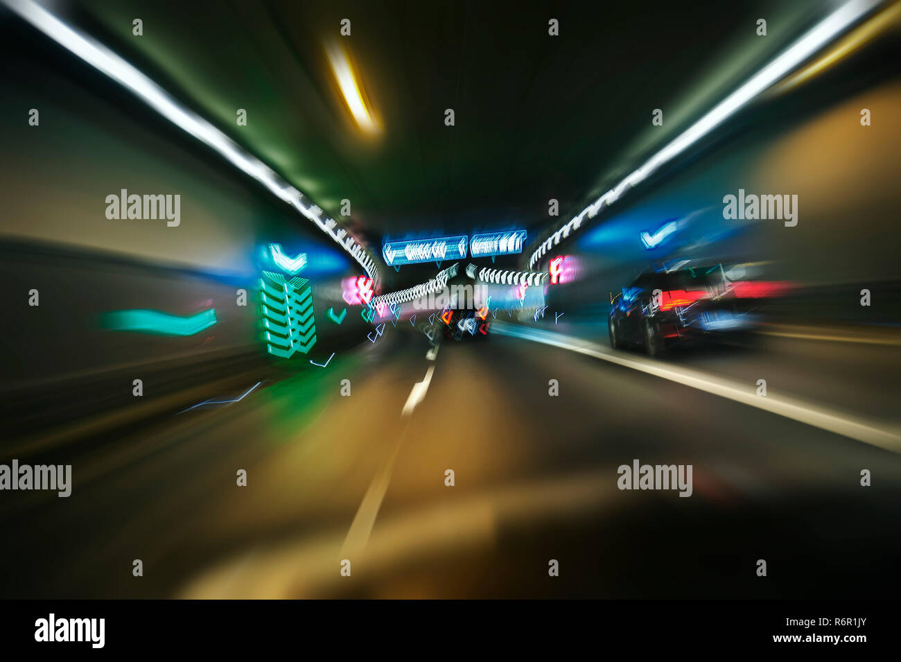 Auto Verkehr durch Luise-Kiesselbach Tunnel, München, Oberbayern, Bayern, Deutschland Stockfoto