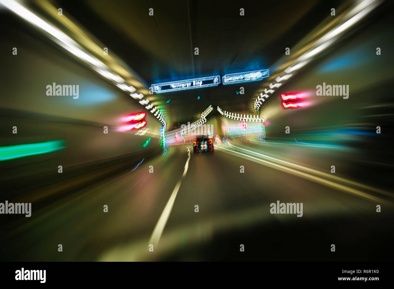 Auto Verkehr durch Luise-Kiesselbach Tunnel, München, Oberbayern, Bayern, Deutschland Stockfoto