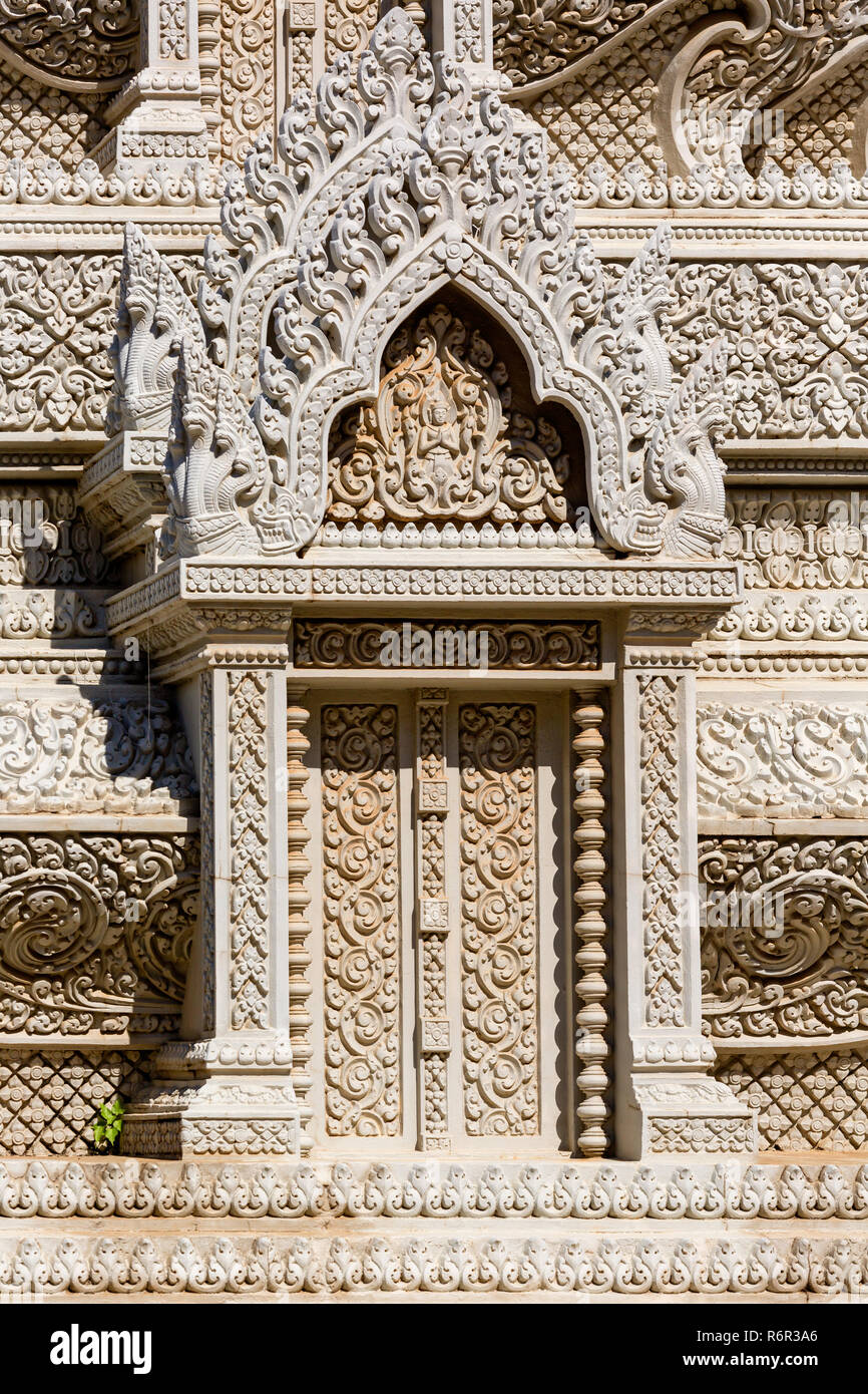 Stupa von König Norodom Suramarit, Silber Pagode im Königlichen Palast Bezirk, Phnom Penh, Kambodscha Stockfoto