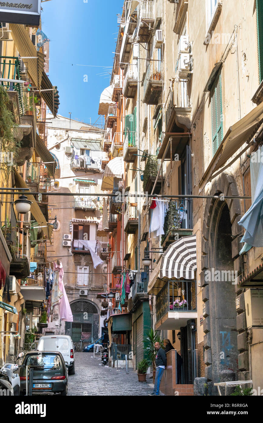 Via S. Mattia, in der Quartieri Spagnoli, Spanische Viertel, Neapel, Italien. Stockfoto