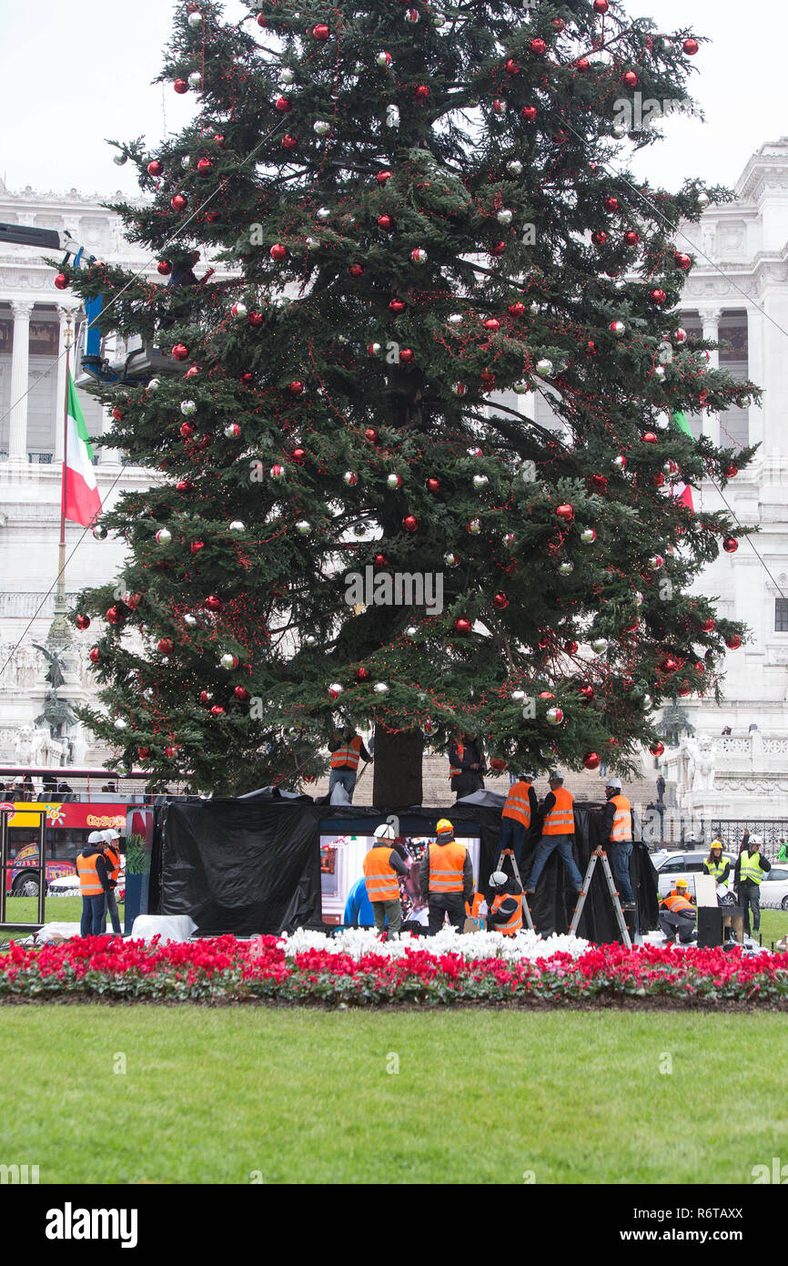 Foto LaPresse - Andrea Panegrossi 06/12/2018 - Roma, Italia. CRONACA L'Albero Di Natale a Piazza Venezia Erz 11:30 Foto Andrea Panegrossi LaPresse - 06/12/2018 - Rom, Italien den Weihnachtsbaum an der Piazza Venezia 11:30 Stockfoto