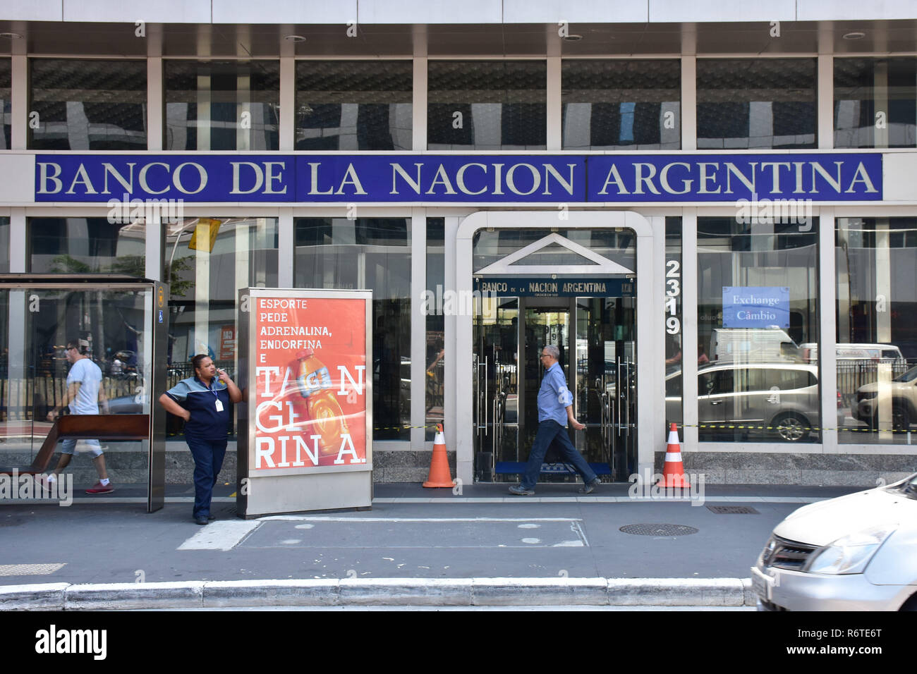 SÃO PAULO, SP - 06.12.2018: DESVALORIZAÇÃO TUN Peso Argentino - Argentine Peso hat mehr als jede andere Währung in den Schwellenländern in diesem Jahr zurückgegangen. Auf dem Foto der Bank von La Nación Argentina in São Paulo, an diesem Donnerstag (6). (Foto: Roberto Casimiro/Fotoarena) Stockfoto