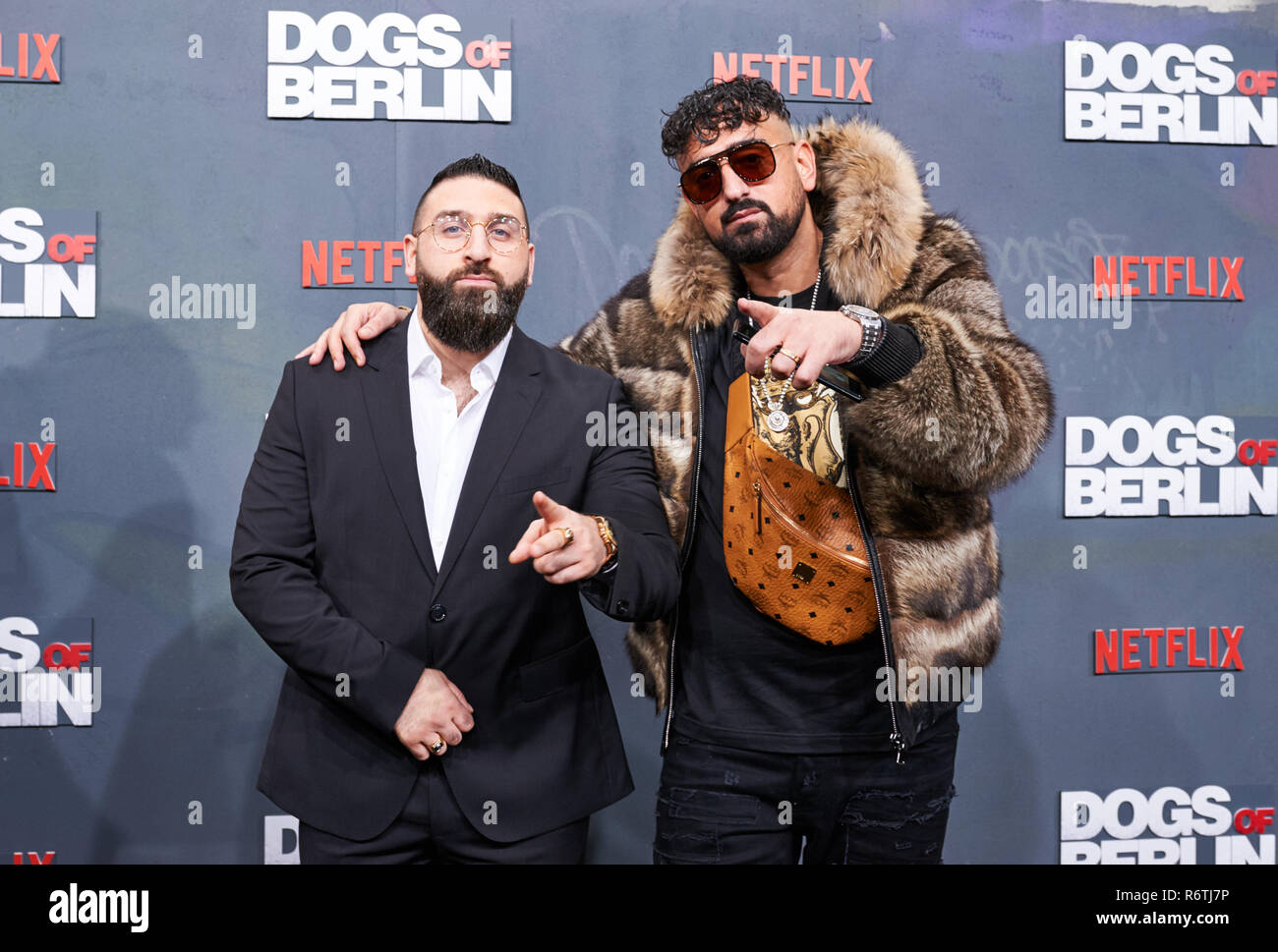 Berlin, Deutschland. 06 Dez, 2018. Der rapper SinanG (l) und Haftbefehl ins Kino International Berlin, Deutschland. 06 Dez, 2018. Der rapper SinanG (l) und Haftbefehl ins Kino International