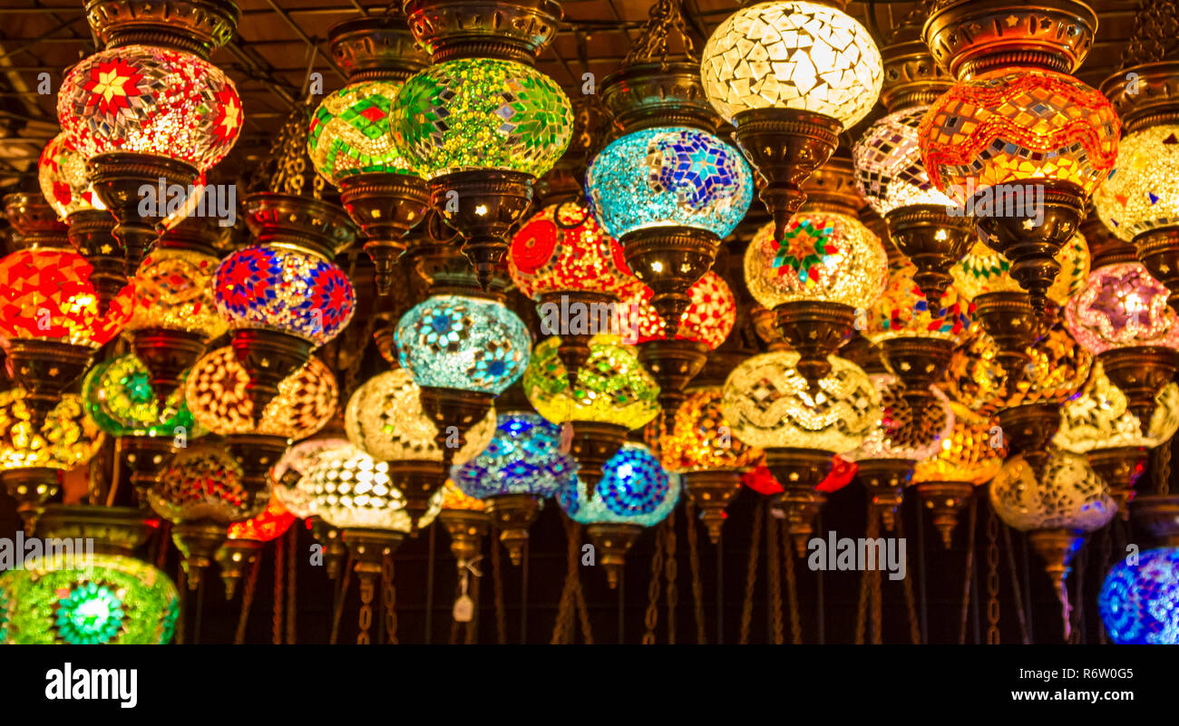 Dekorative Kunstwerke auf Glas Lampen Stockfoto